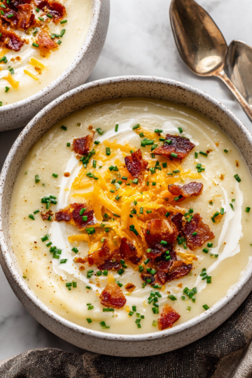 Zuppa di patate cremosa e ricca, realizzata nell'Instant Pot, perfetta per l'autunno