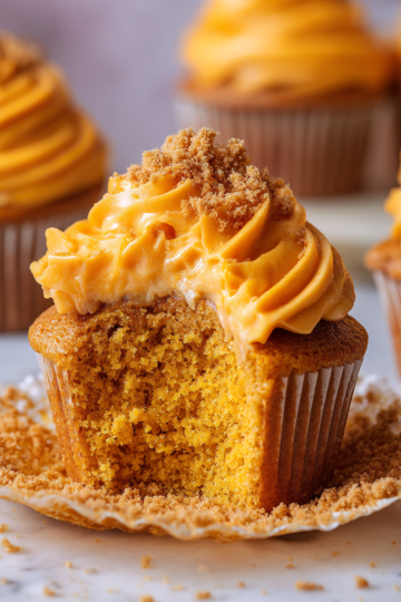 Scopri i Cupcake Esplosivi al Pumpkin Patch Cupcake esplosivi al pumpkin patch autunnali con ripieno cremoso